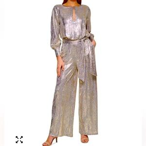 Vince Camuto NWT Metallic Wide Leg Belted Jumpsuit Size 10